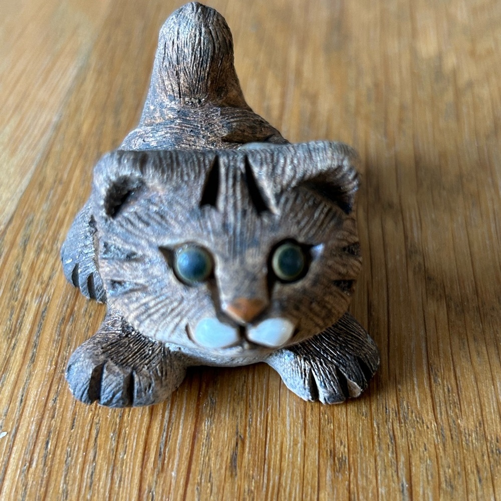 Artesania Rinconada Art Pottery Cat Figurine 2 x 2 in Signed